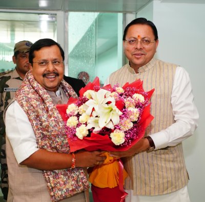 उत्तराखंड पहुंचे भाजपा राष्ट्रीय अध्यक्ष नितिन नबीन का मुख्यमंत्री धामी ने किया स्वागत