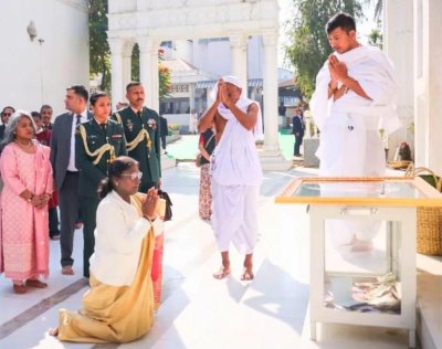 President Murmu Calls for Peace and Unity in Manipur, Urges Hills and Valley to Move Forward Together