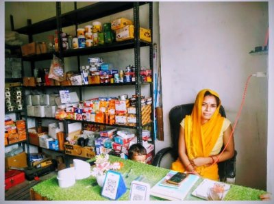 सीएम योगी के विजन का दिखने लगा असर, आत्मनिर्भर बन 2,50,000 तक कमाने लगीं ग्रामीण महिलाएं