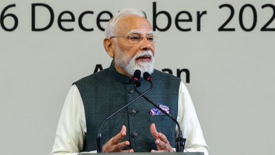 PM Modi Visits Assam: Interacts with Students, Pays Tribute to Assam Movement Martyrs, Lays Foundation for Fertiliser Plant