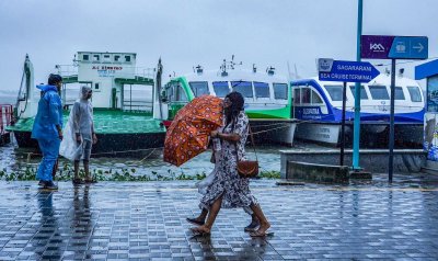 Heavy Rain Expected in Kerala, IMD Issues Yellow Alert in Five Districts Thiruvananthapuram, October 12, 2025