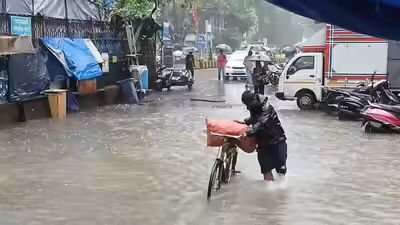 Heavy Rains Lash Mumbai, Disrupting Commute and Raising Flood Concerns