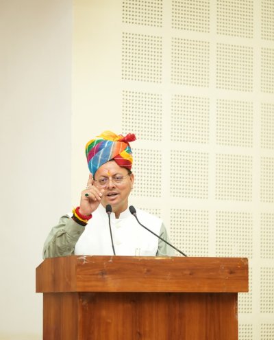 उत्तराखंड : निकाय कर्मियों के सम्मान में सीएम धामी, बोले—विकास की रीढ़ हैं कर्मचारी