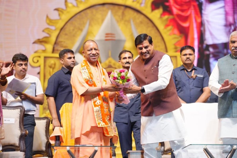 यह आयोजन भारतीय कालगणना की नगरी उज्जैन और पंचांग निर्माण की नगरी काशी का सम्मिलन है – सीएम योगी