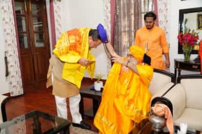 केदारनाथ धाम के रावल ने सीएम धामी से की मुलाकात