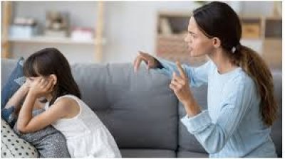 बच्चों को अनुशासन स‍िखाने से पहले पेरेंट्स सुधारें अपना व्यवहार