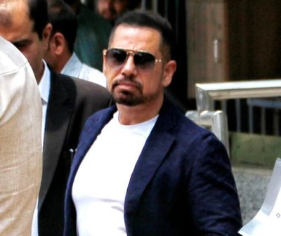 मनी लॉन्ड्रिंग मामला: दिल्ली की राउज़ एवेन्यू कोर्ट ने रॉबर्ट वाड्रा के खिलाफ मामला