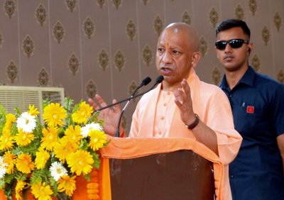 पत्रकारिता के विभिन्न आयामों में समन्वय आवश्यक: मुख्यमंत्री योगी