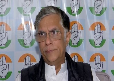 “सीएम हिमंता बिस्वा की पत्नी की एफआईआर के बाद कांग्रेस नेता पवन खेड़ा के दिल्ली आवास पर पहुंची असम पुलिस