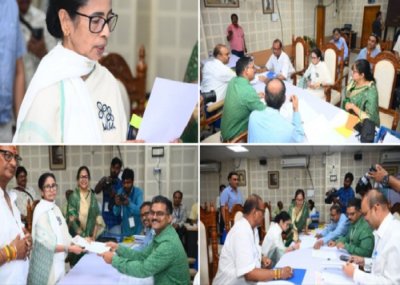 पश्चिम बंगाल: ममता बनर्जी ने 800 मीटर पैदल चलकर भवानीपुर सीट से दाखिल किया अपना नामांकन