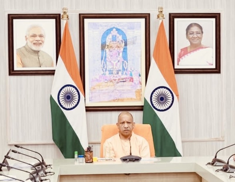 ईमानदार है आम उपभोक्ता, बिना गलती किसी का बिजली कनेक्शन न काटा जाए: मुख्यमंत्री योगी