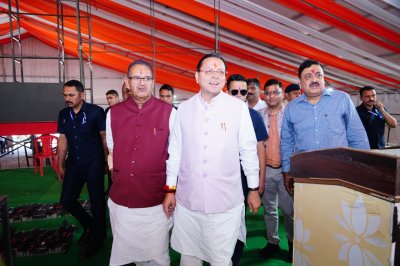 पीएम मोदी के दौरे से पहले धामी ने संभाली कमान, तैयारियों का लिया जायजा