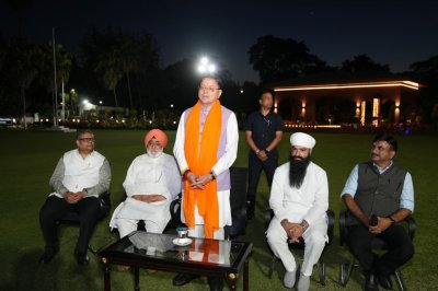 उत्तराखंड : बैसाखी पर सीएम धामी से मिला सिख प्रतिनिधिमंडल, हेमकुंड रोपवे पर जताया आभार