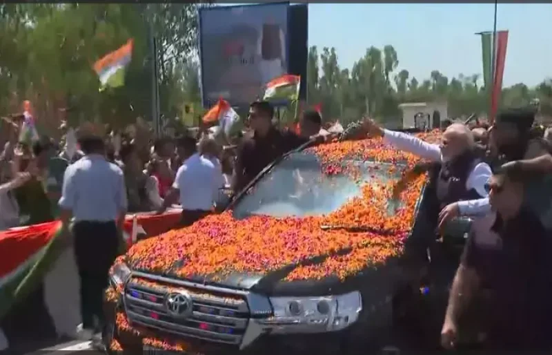 तमिलनाडु: कन्याकुमारी के नागरकोइल में पीएम मोदी का मेगा रोड शो, उमड़ी भारी भीड़