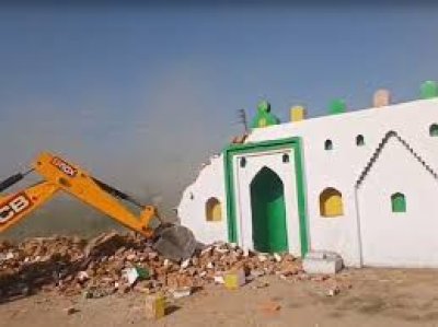 उत्तर प्रदेश के संभल में प्रशासन की बड़ी कार्रवाई, 6.5 करोड़ रुपये की सरकारी जमीन कब्जामुक्त