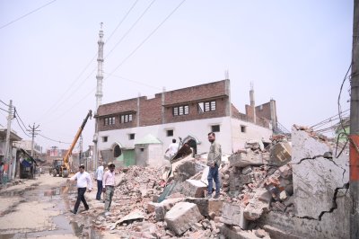 सीएम योगी के निर्देश पर संभल में बड़ी कार्रवाई, दो गांवों में हटे कब्जे और लैंड बैंक में निरंतर वृद्धि