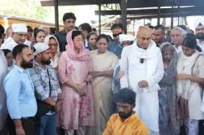 दिल्ली के लोधी रोड में हुआ आतिशी के पिता विजय सिंह का अंतिम संस्कार, सीएम रेखा गुप्ता हुई शामिल