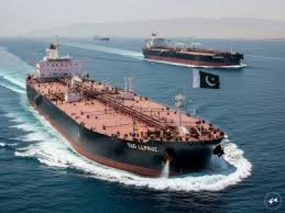 स्ट्रेट ऑफ होर्मुज पहुंचे भारतीय टैंकरों ने लिया यू-टर्न,आखिर क्यों ?