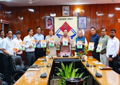 उत्तराखंड: सीएम धामी ने लोक निर्माण विभाग की मास्टर प्लान पुस्तिका का किया विमोचन