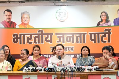 महिलाओं के अधिकारों में रोड़ा बनने वालों को मातृशक्ति देगी जवाब: धामी