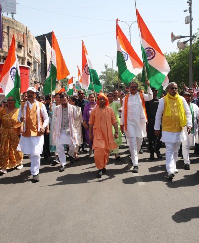 महिला अधिकार के लिए सड़क पर उतरे मुख्यमंत्री योगी आदित्यनाथ