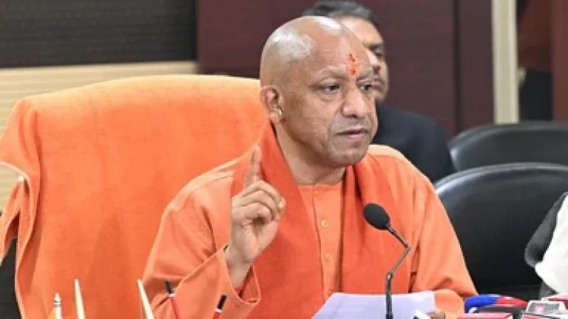 प्रधानमंत्री के प्रस्तावित आगमन की तैयारियों का सीएम योगी ने किया स्थलीय निरीक्षण