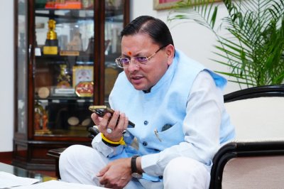 Uttrakhand news:CM धामी ने बोर्ड परीक्षाओं में उत्कृष्ट प्रदर्शन करने वाले मेधावी विद्यार्थियों बधाई एवं शुभकामनाएं दीं