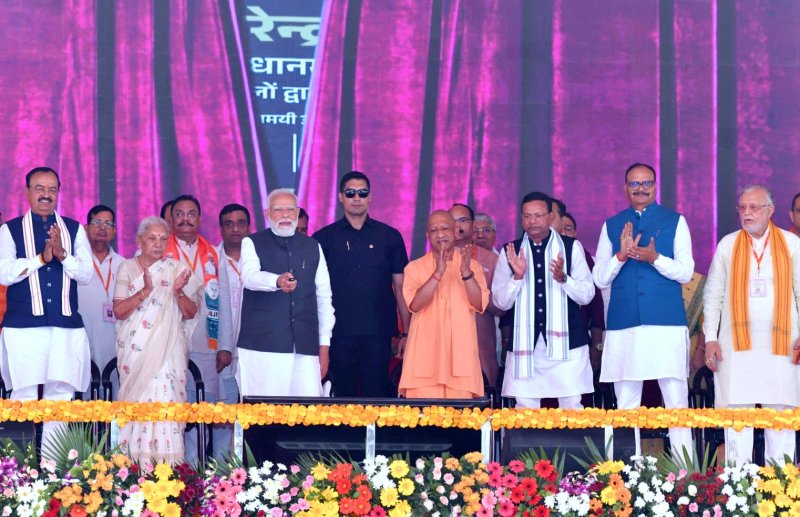 गंगा एक्सप्रेसवे पर गाड़ियां ही नहीं, दौड़ेंगे सपने और अवसर