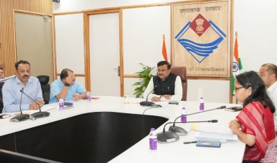 नशे की जड़ पर प्रहार करें, 15 दिन में ठोस रोडमैप दें: आनंद बर्द्धन