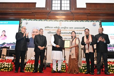 देहरादून: आईजीएनएफए में 2024 बैच के भारतीय वन सेवा अधिकारियों का दीक्षांत समारोह, केंद्रीय मंत्री भूपेंद्र यादव ने बांटे प्रमाणपत्र