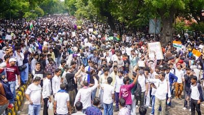 Govt Reaffirms No Legal Action Against Students Over Paper Leak Protests