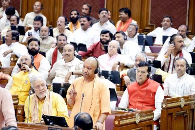 योगी सरकार ने पेश किया ₹59,019.54 करोड़ का अनुपूरक बजट