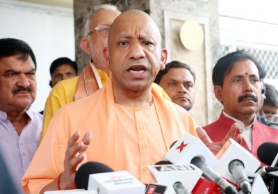 सदन को प्रभावित कर 25 करोड़ जनता के हितों के साथ खिलवाड़ कर रहा विपक्षः मुख्यमंत्री योगी