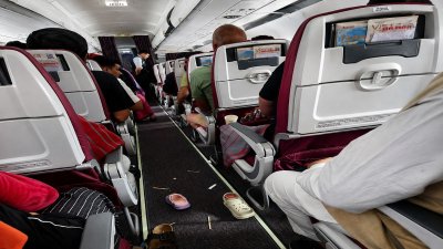 Air India Flight Turbulence Leaves 17 Injured