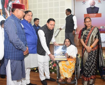 14 महिलाओं को तीलू रौतेली और 35 आंगनबाड़ी कार्यकत्रियों को राज्य स्तरीय सम्मान, बढ़ाई गई पुरस्कार राशि
