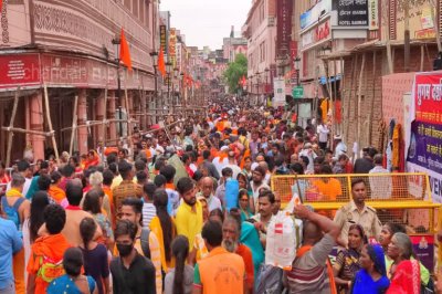 हर हर महादेव से गूंजे शिवालय, सावन के सोमवार पर आस्था का समुद्र