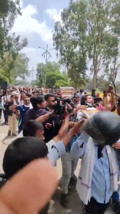 Devendra Mahato Defies Barricades, Vows to Continue Jharkhand Protest