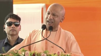 कट्टरपंथ के विरोधी संत कबीर को हिंदुओं ने पूजा, मुसलमान उन्हें दूर से छूना भी नहीं चाहतेः मुख्यमंत्री