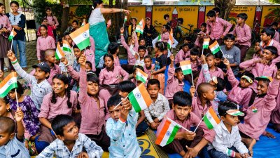 1.32 लाख से अधिक परिषदीय विद्यालयों और केजीबीवी में गूंजा- ‘भारत माता की जय’
