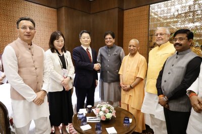 केंद्रीय मंत्री पीयूष गोयल और सीएम योगी ने यामानाशी के गवर्नर का किया स्वागत, 200 से अधिक जापानी सीईओ पहुंचे भारत
