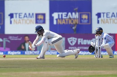 India Set Sri Lanka a 372-Run Challenge