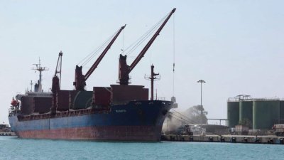 UAE Freezes Iran Trade as Gulf Tensions Surge