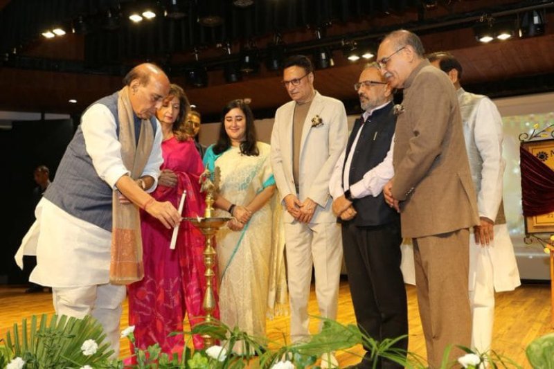 Rajnath Singh Opens Advanced Diagnostic Centre in Noida