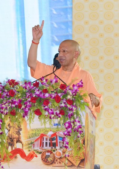 विदेशी पैसे के बल पर भारत की सामाजिक एकता को खंडित करना चाहती है कांग्रेसः मुख्यमंत्री योगी