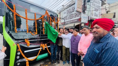 रुड़की से दिल्ली और मोदीनगर के लिए इलेक्ट्रिक बस सेवा शुरू, यात्रियों को मिला नया विकल्प