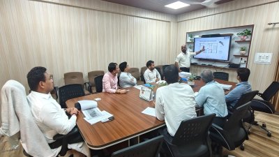 मास्टर प्लान से अवैध निर्माण तक, आवास विभाग की योजनाओं की सचिव ने की समीक्षा