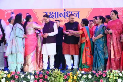 20 हजार बहनों ने मंत्री गणेश जोशी की कलाई पर बांधा रक्षा सूत्र, बोले- बहनों का स्नेह मेरी सबसे बड़ी ताकत