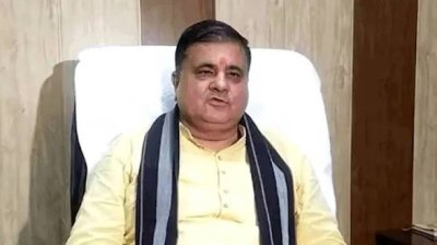 शहीदों की मूर्तियां गांवों में स्थापित करने का फैसला नई पीढ़ी को देशप्रेम और राष्ट्रसेवा से जोड़ेगा: महेंद्र भट्ट