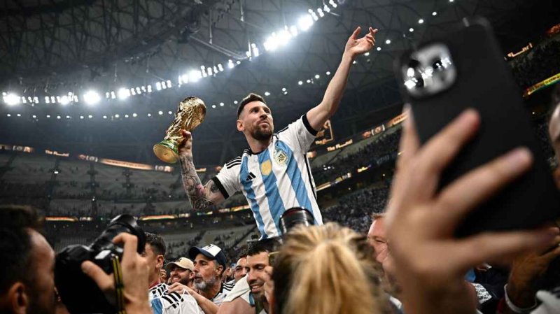 Lionel Messi Announces Retirement from Argentina Duty at 39