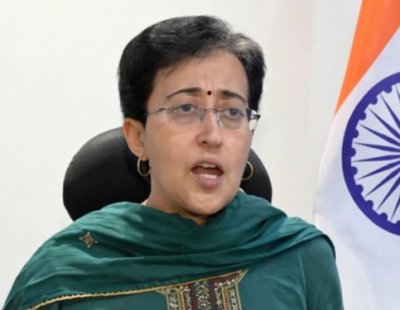दिल्ली बस रेप मामले में आतिशी बोलीं, भाजपा के हर इंजन के बावजूद महिलाएं असुरक्षित